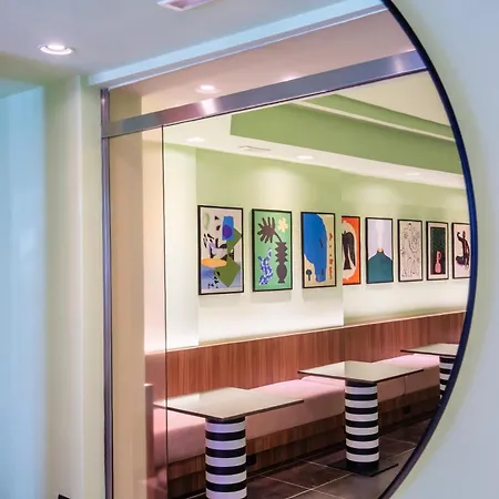 Caprice Hotel